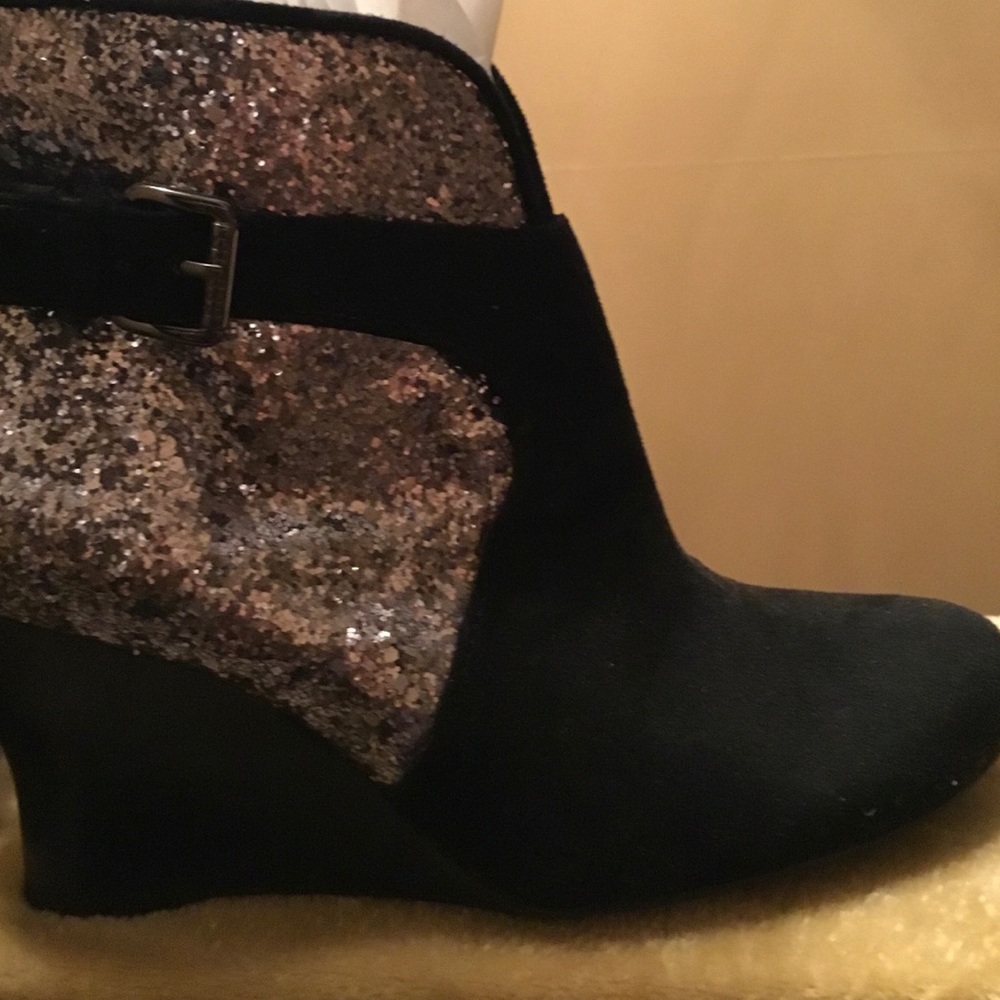 🖤 Metallic / GUESS Ankle Boots / Silver Sparkles / Excellent Condition / Sexy🖤